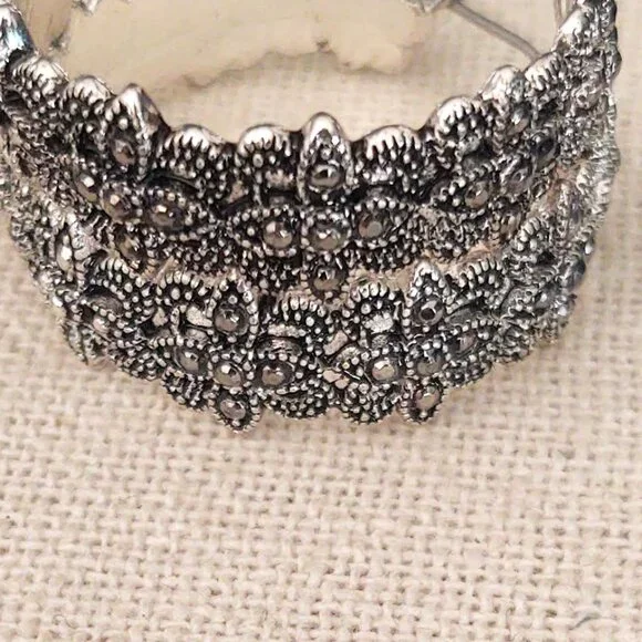 Textured silver hoop earrings with black detail - Picture 6 of 10